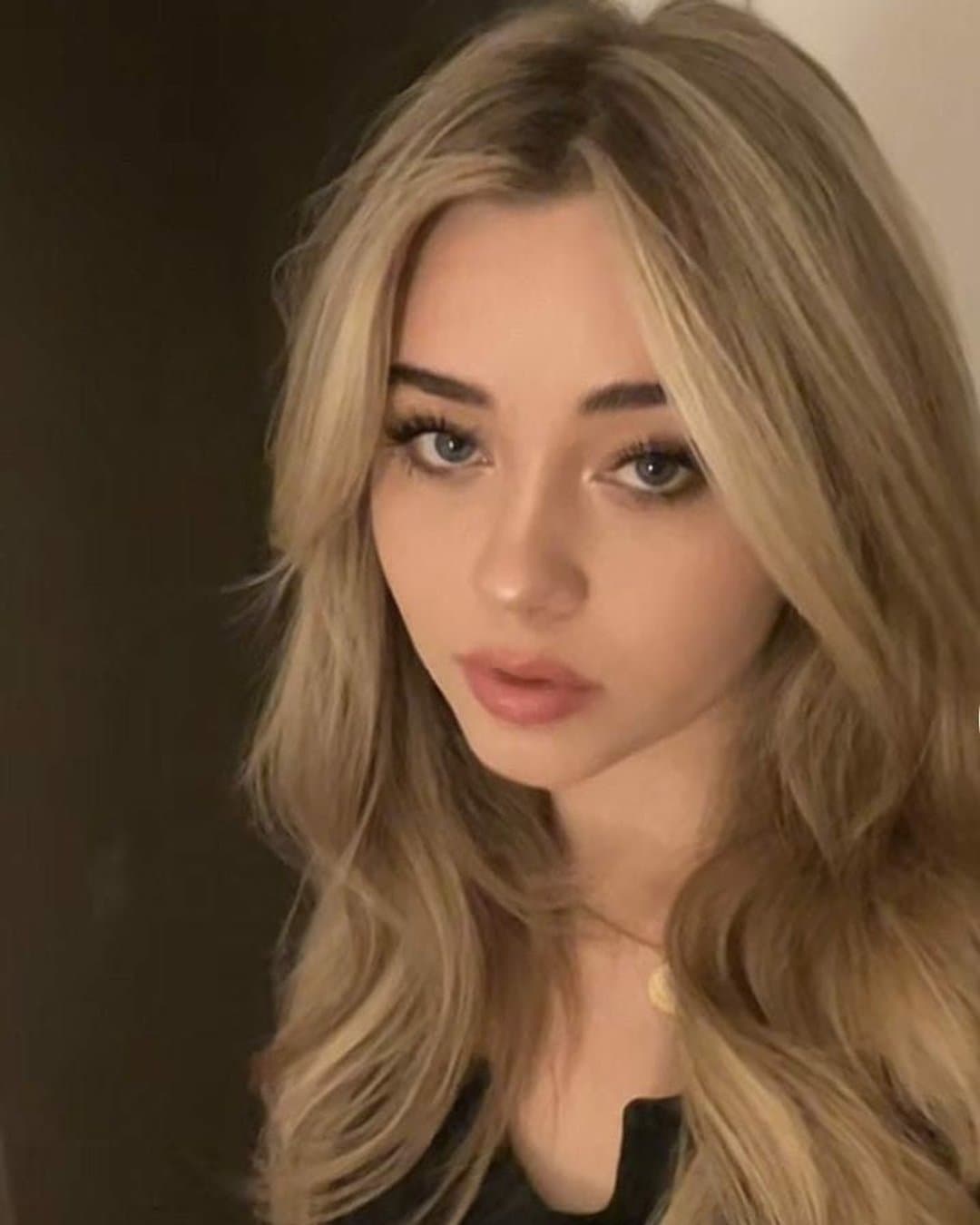 Özlem kapak görseli 3 (Bayraklı)